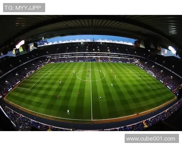 足球巨星闪耀瞬间精彩集锦带你领略绿茵场上的传奇时刻